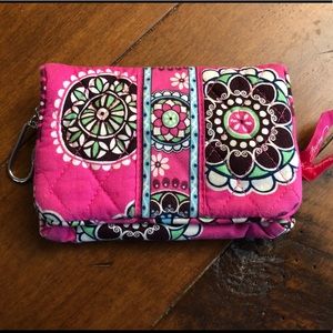 Vera Bradley Taxi Wallet in Cupcake Pink Pattern